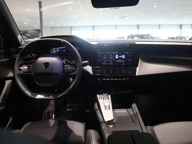 Peugeot e-308