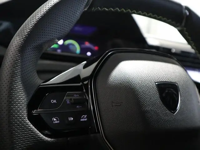 Peugeot e-308