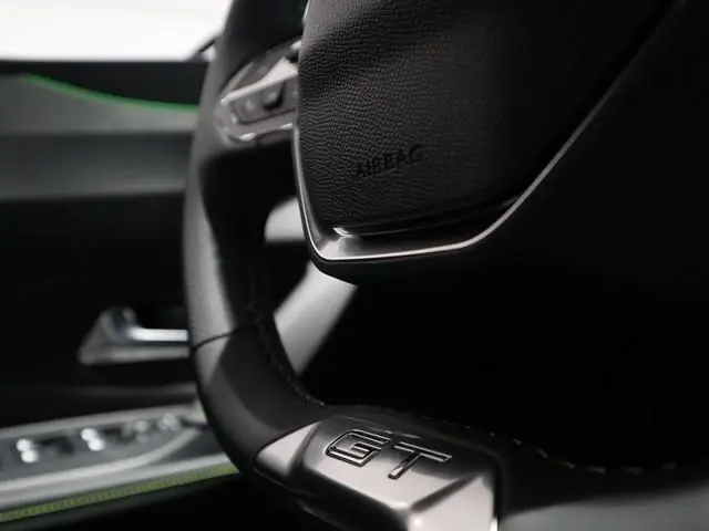 Peugeot e-308
