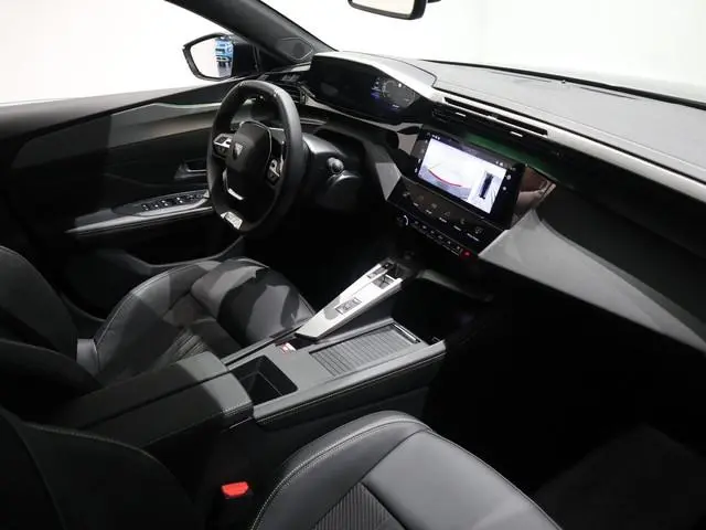 Peugeot e-308