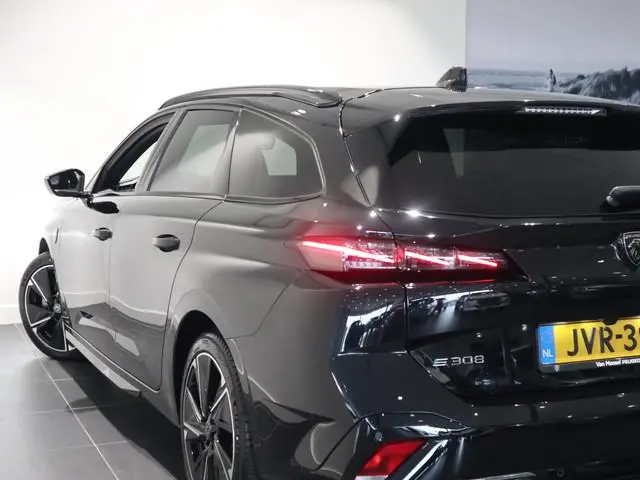 Peugeot e-308