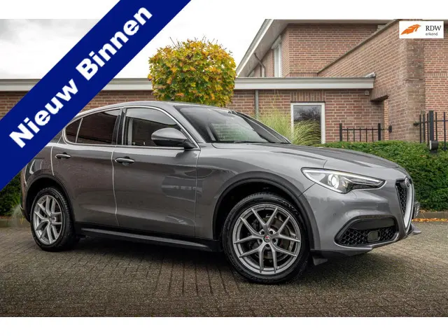 Alfa Romeo Stelvio 2.0 T AWD Veloce AWD Super First Edition 280 PK Leder Camera Keyless Stoel/Stuurv...