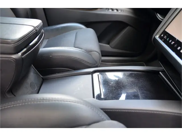 Tesla Model X 75D (4x4) AutoPilot2.5 (Meerprijs FSD 99,- p/mnd)