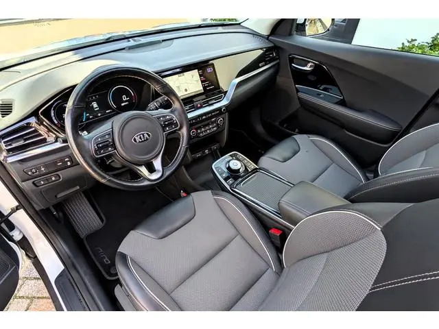 Kia e-Niro DynamicPlusLine 64kWh 3-Fase SOH 96% LED Schuifdak