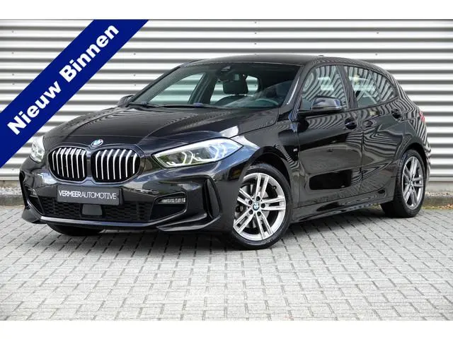 BMW 1-serie 118i High Executive M-Sport | Carplay | Stoelverw. | DAB | Live Cockpit |