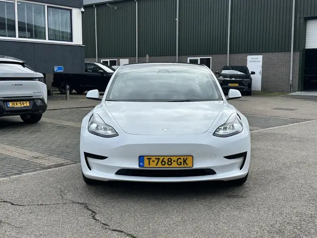 Tesla Model 3 Standard RWD Plus 60 kWh | SOH 93% | VOLLEDIGE TESLA GARANTIE TOT 01-06-2027 OF 80k KM...