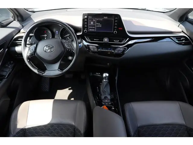 Toyota C-HR 1.8 Hybrid Bi-Tone, BSM, Parkeersensoren, Apple Carplay / Android Auto, Stoelverwarming.