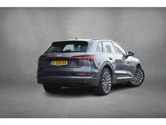 Audi e-tron 50 quattro S edition 71 kWh | Pano | Memory | Camera | Sportstoelen