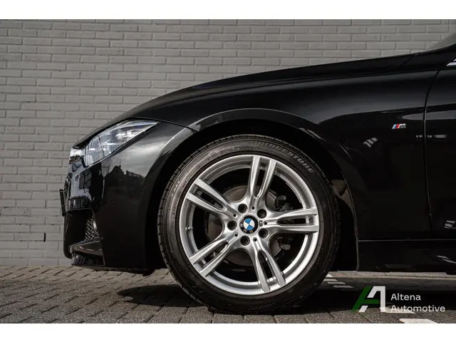 BMW 3-serie Touring 320i M Sport Edition comfort acces, groot navi,