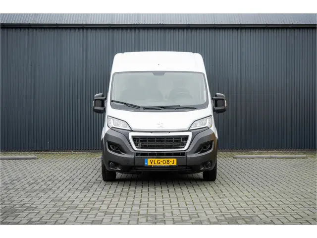 Peugeot Boxer 330 2.2 BlueHDi 120 L2H2 Premium | Camera | Cruise | Navi | Airco | Trekhaak