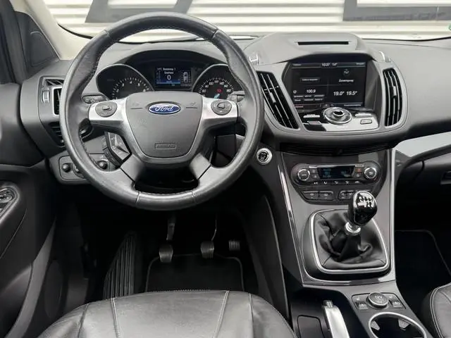 Ford Kuga 1.5 Titanium Styling Pack 1e Eigenaar|Navi|Pano|Trekhaak|Camera|Clima|Cruise|Stoelverwarmi...