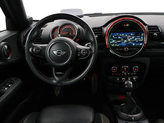 Mini Mini Clubman 2.0 COOPER S 192 PK AUT. + PANORAMA | CAMERA | HEAD-UP | HARMAN/KARDON | STOELVERW...