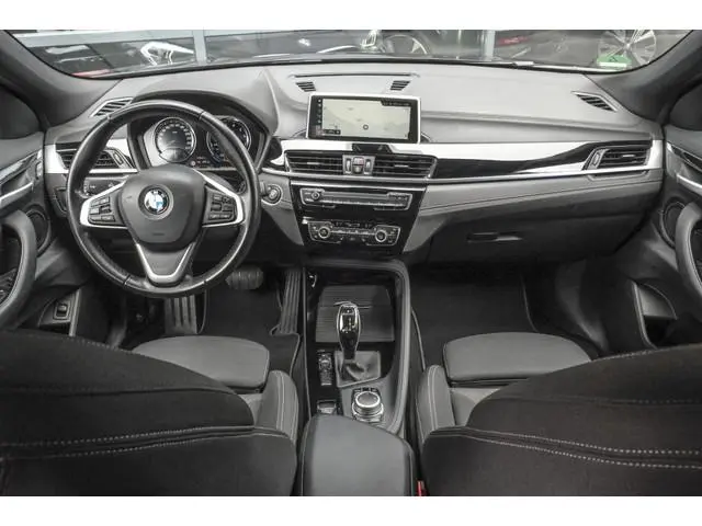 Bmw X2 sDrive 18i Advantage Plus | Trekhaak | Navigatie