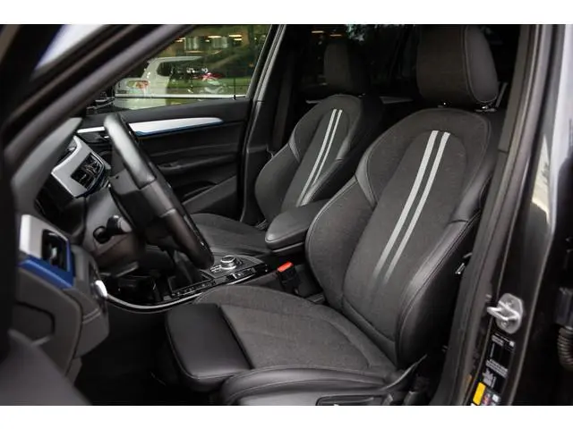 BMW X1 xDrive25e eDrive Edition M-Sport , Head-up display, Stoelverwarming, Cruise control, Sfeerver...