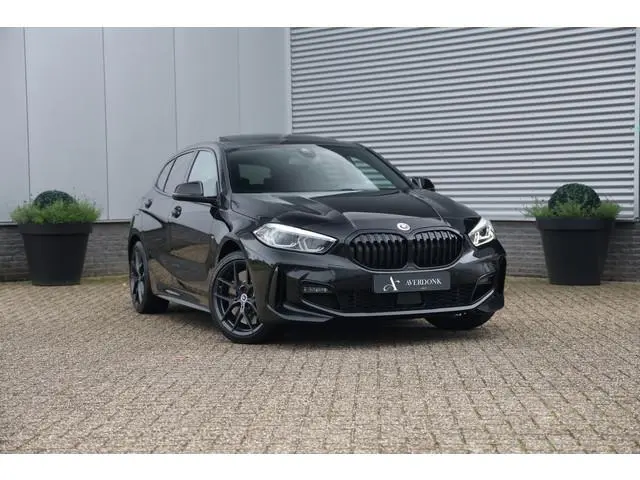 BMW 1-serie 118i M-Sport Aut. NAP|Pano|Stoelvw|Cam|Trekhaak|Leder