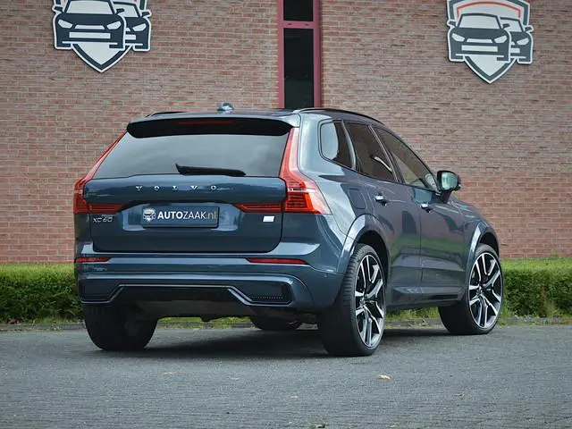 Volvo XC60 T6 Recharge AWD Plus Dark | HuD | Trekhaak