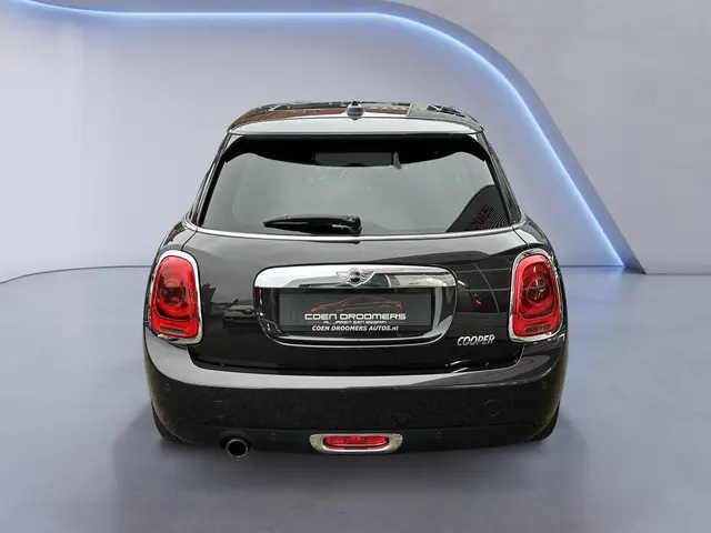 Mini Cooper 1.5 Chili Serious Business /Apple & Android Carplay/Elektrisch Panoramadak/Stoelverwarmi...