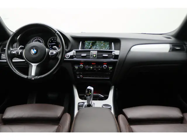 BMW X4 xDrive20i Centennial High Executive Leer, Camera, Cruise, Navigatie, Bluetooth, Elektrische Trekhaak, 21''