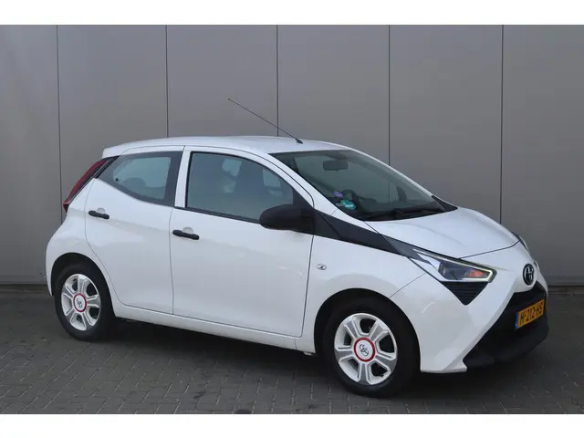 Toyota Aygo 1.0 VVT-i x-fun Airco/Elektrisch-pakket/Bluetooth