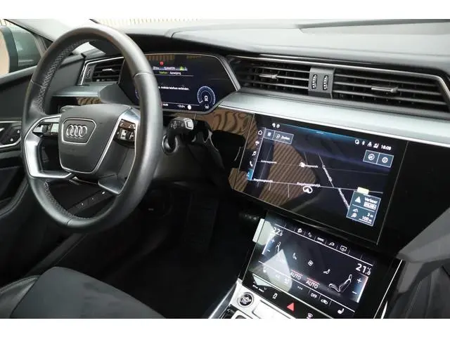 Audi Q8 e-tron 50 340pk quattro Advanced Edition 95 kWh Trekhaak Camera Sportstoelen Stoelverwarming