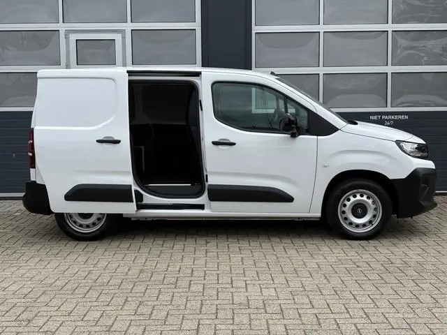 Opel Combo 1.5D 130PK Automaat / Camera / Cruise / Virtual Cockpit / Carplay / Navi / PDC / Rijmodus...