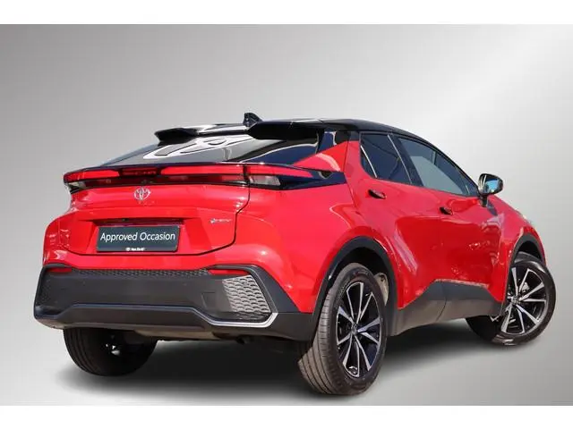 Toyota C-HR 1.8 Hybrid 140 First Edition Limited Bi-Tone, Stoel- en stuurverwarming