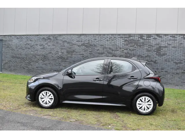 Mazda 2 Hybrid