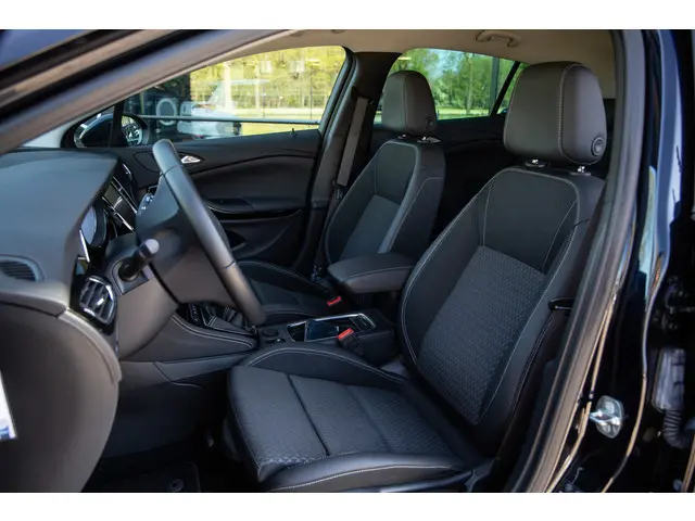 Opel Astra 1.0 Innovation , Achteruitrijcamera, Cruise control, 