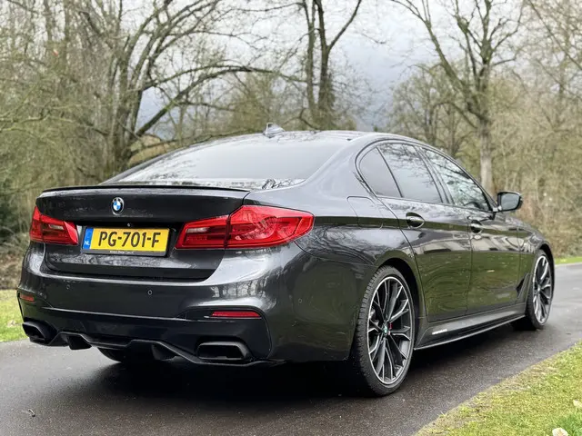 BMW 5-serie 540i xDrive High Executive M-performance Carbon