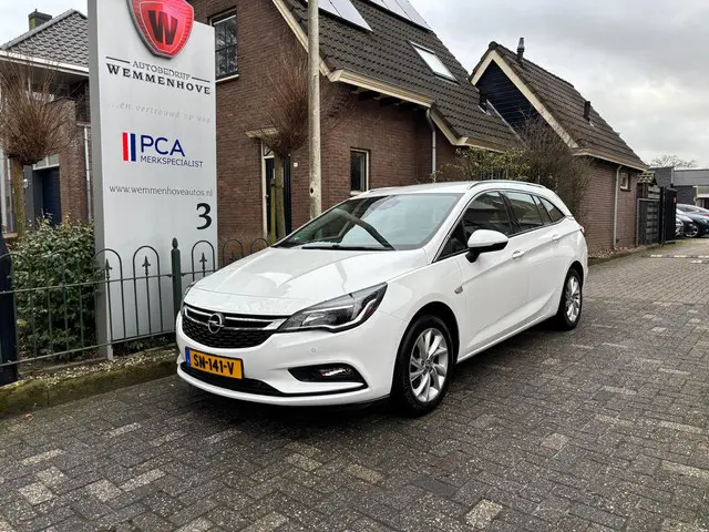 Opel Astra Sports Tourer 1.0 Business Executive