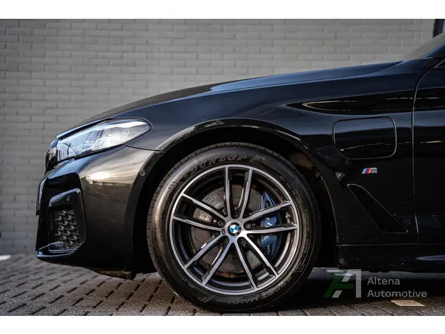 BMW 5-serie Touring 530e High Executive M-sport, trekhaak, camera