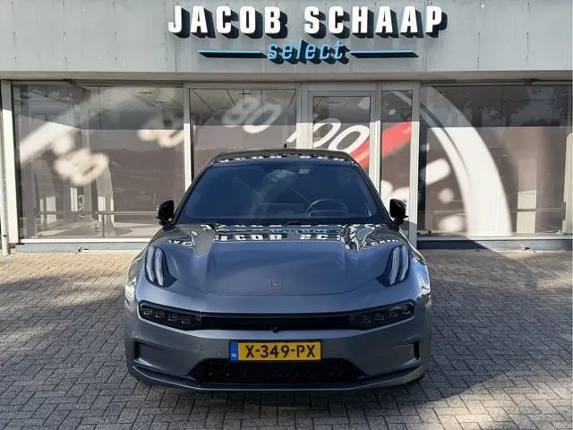Zeekr 001