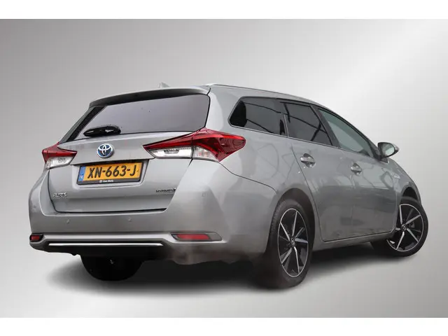 Toyota Auris Touring Sports 1.8 Hybrid Dynamic Ultimate, Stoelverwarming, Cruise Control, DAB Radio, Keyless Entry, Parkeersensoren voor en achter.