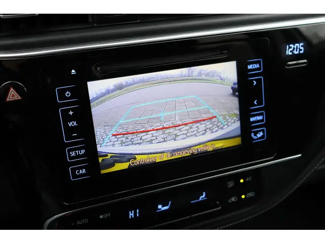 Toyota Auris Touring Sports 1.8 Hybrid Dynamic Ultimate, Stoelverwarming, Cruise Control, DAB Radio, Keyless Entry, Parkeersensoren voor en achter.