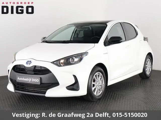 Toyota Yaris 1.5 Hybrid Active Sport | Stoelverwarming | Navigatie | Camera | Apple Carplay & Androi...