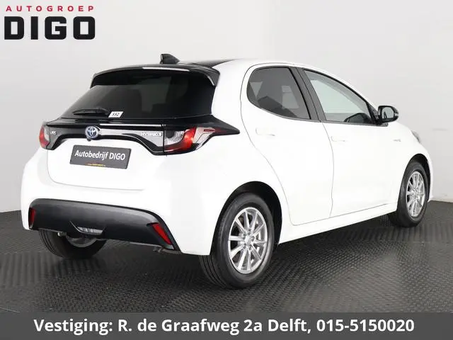 Toyota Yaris 1.5 Hybrid Active Sport | Stoelverwarming | Navigatie | Camera | Apple Carplay & Androi...
