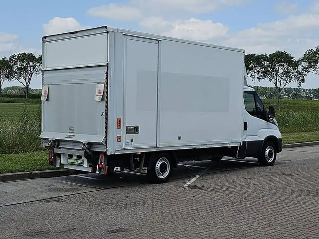 IVECO DAILY 35S14       bakwagen laadklep!