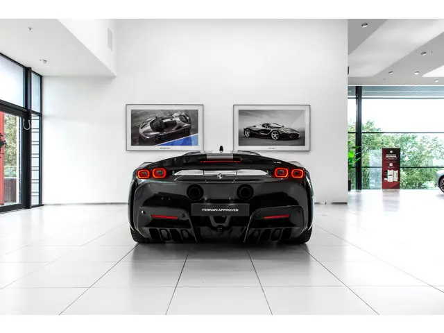 Ferrari SF90 Stradale