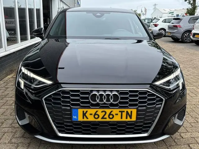 Audi A3 Sportback 30 TFSI Business edition | Sportstoelen | Stoelverwarming | Apple Carplay | Matrix...