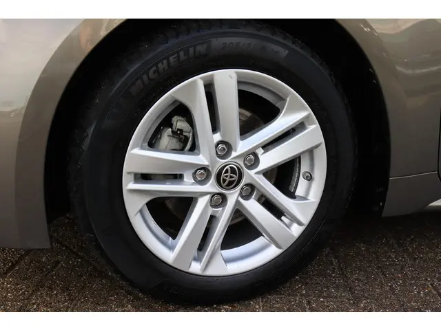 Toyota Corolla Touring Sports