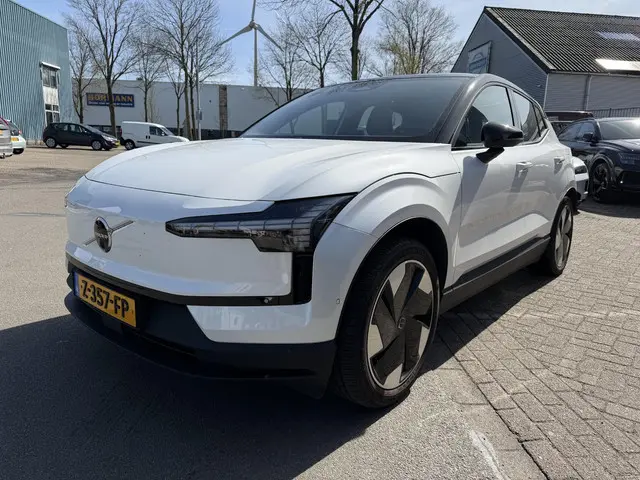 Volvo EX30 Twin Motor Performance Ultra 69 kWh trekhaak