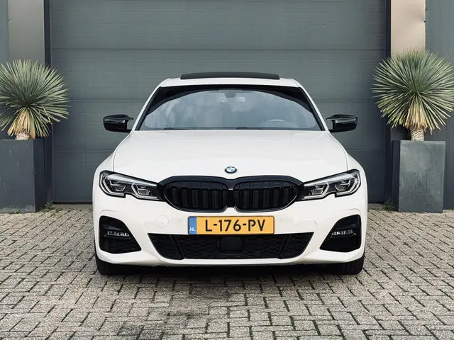 BMW 3-serie 330e High Executive