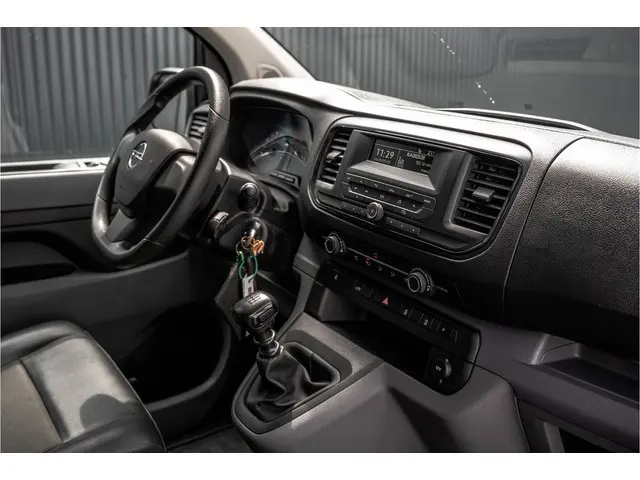 Opel Vivaro 1.5 L2H1 | 120 PK | 1ste Eigenaar | Cruise | Airco | Trekhaak | Imperiaal