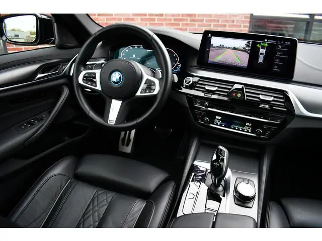 BMW 5-serie Touring 530e xDrive M-Sport Pro Pano Trekh ACC HUD H/K Massage+Koel 4WS DDC