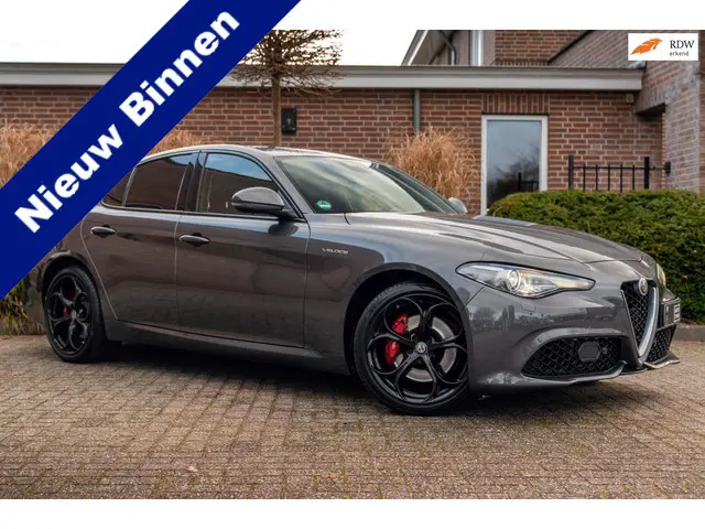 Alfa Romeo Giulia 2.0 T AWD Veloce 280pk Adaptive Camera Leder Stoel/Stuurverw. 19''
