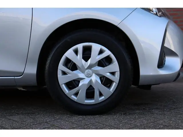 Toyota Yaris 1.5 VVT-i Active, Parkeercamera, Cruise