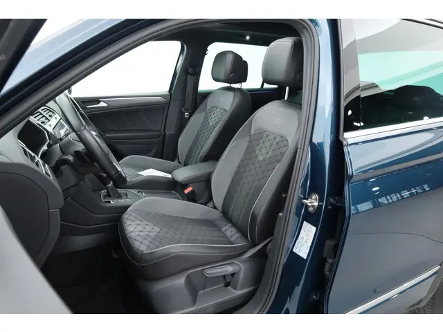 Volkswagen Tiguan 1.4 TSI eHybrid R-Line Business+ | Pano | Elek. Trekhaak | Dig. Cockpit | PDC | St...