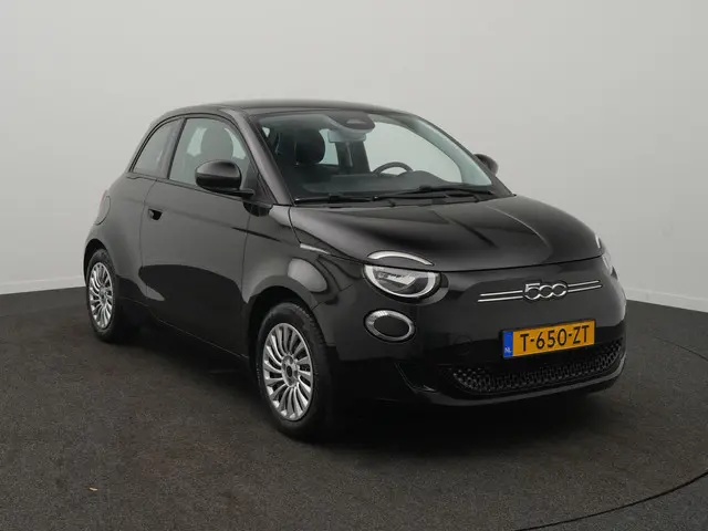 Fiat 500 Urban 42 kWh - RIJKLAARPRIJS - Grote accu 42kWh! - Volledig Elektrisch! - Apple Carplay - A...