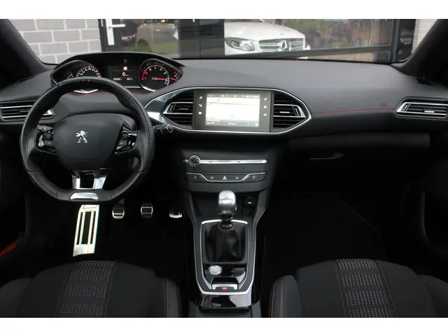 Peugeot 308 1.2 PureTech GT-line / Carplay / Camera / Keyless / N.A.P.
