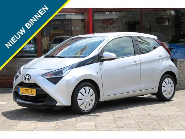 Toyota Aygo 1.0 VVT-i x-play